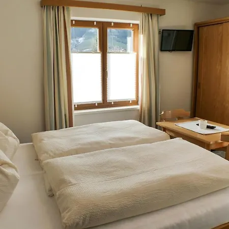 Проживание в семье Haus Holzer Ваграйн